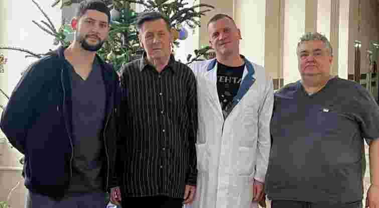 Судинні хірурги успішно прооперували 87-річного чоловіка з 85% непрохідністю сонної артерії