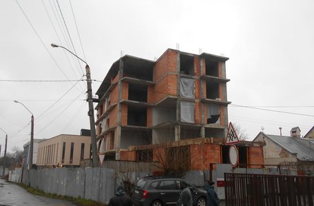 Міська ДАБК зобов’язала кооператив знести незаконний п’ятиповерховий ЖК у Львові