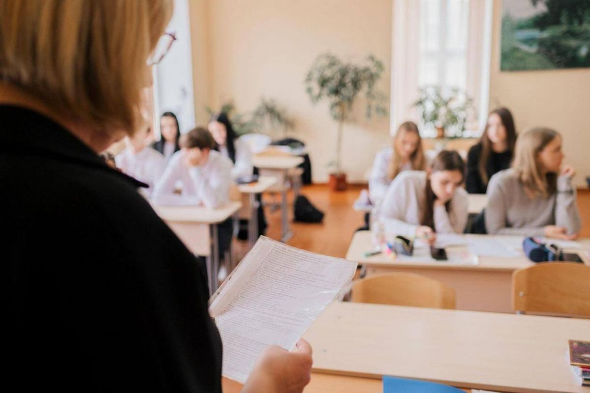 Учні двох шкіл Рівненщини навчатимуться 12 років, а не 11