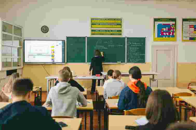 МОН обрало два ліцеї Хмельниччини для реформи старшої школи