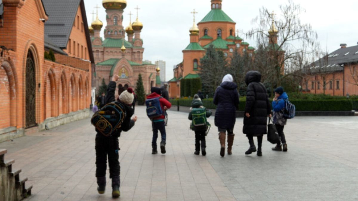 У підпільній школі при монастирі у Києві виявили низку порушень