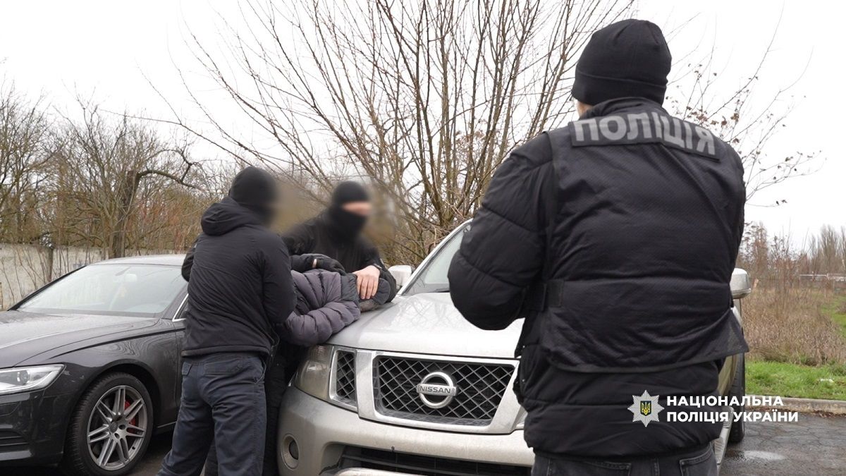 В Одесі затримали жителя Київщини за продаж гуманітарних авто для ЗСУ