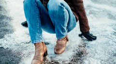 Слизько і холодно: як зменшити ризик падіння і травм