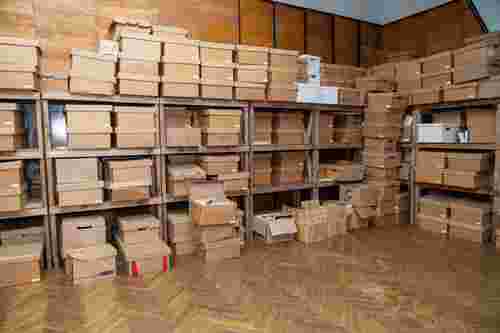 На Тернопільщину передали 7 тонн книг і матеріалів про Україну з бібліотеки Торонто 