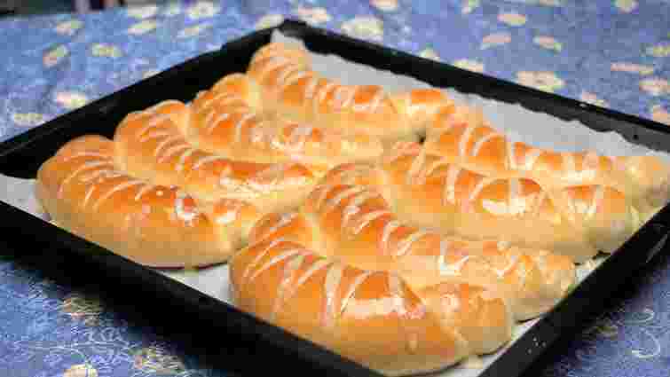Булочки з сиром та ванільною глазур'ю. Рецепт дня