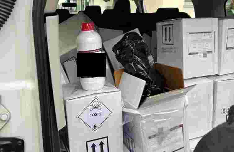 Польські митники вилучили в українця 320 л рідкого нікотину на 13 млн грн