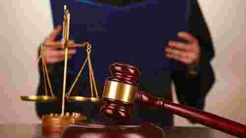 Суд виніс вирок закарпатці, яка систематично била і принижувала чоловіка