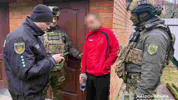 Жителя Вінниці підозрюють у розбещенні 10-річної дівчинки на Хмельниччині Жителя Вінниці підозрюють у розбещенні 10-річної дівчинки на Хмельниччині