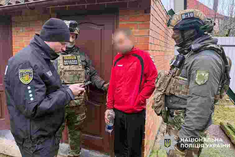 Жителя Вінниці підозрюють у розбещенні 10-річної дівчинки на Хмельниччині