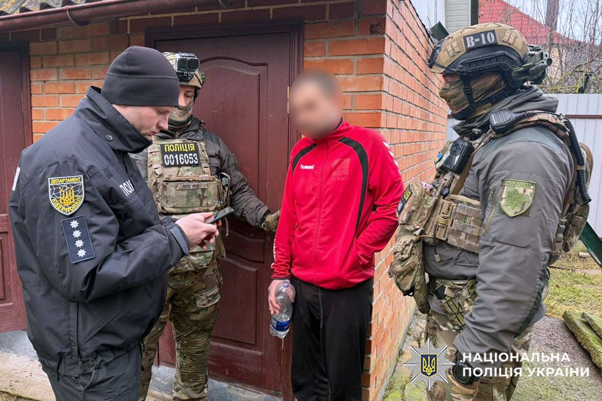 Жителя Вінниці підозрюють у розбещенні 10-річної дівчинки на Хмельниччині