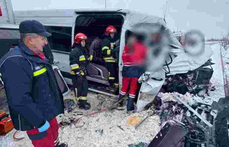 В аварії з фурою біля Краківця загинула пасажирка автобуса