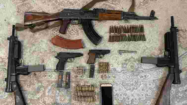 Злочинне угрупування намагалося продати одну з найбільших партій трофейної зброї 