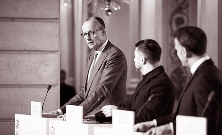 Чому гасла програли валізі