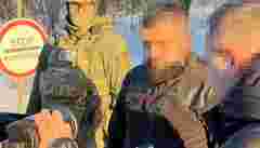 На Буковині затримали митника, який брав по 100 доларів за кожен контрабандний iPhone