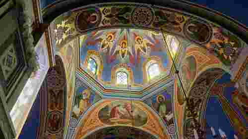 Сецесійна церква Борислава з вітражами Петра Холодного