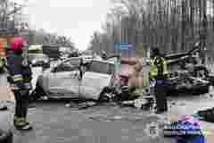 У лобовій ДТП на Хмельниччині загинули водій Jeep та його семирічний син