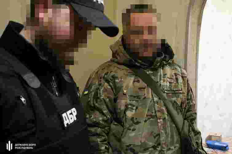ДБР затримало начальника фінслужби бригади на Запоріжжі, який вкрав 10 млн грн та пішов у СЗЧ