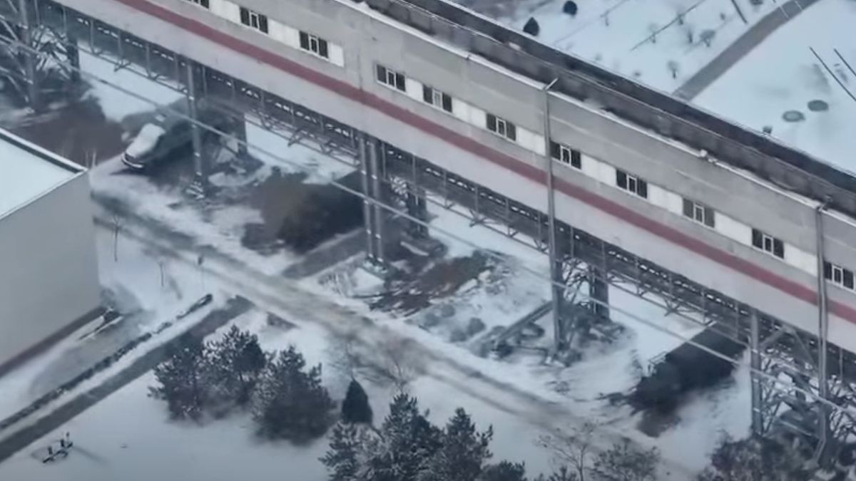 Сили оборони показали військову техніку, яку росіяни тримають на ЗАЕС