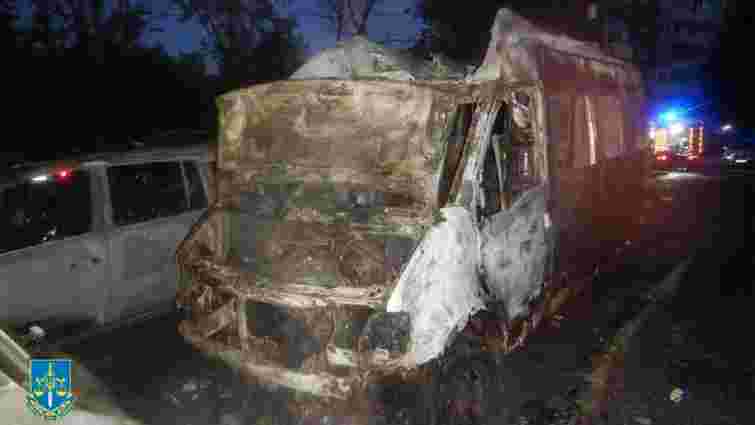 Двох рецидивістів засудили за підпал чотирьох авто у Львові