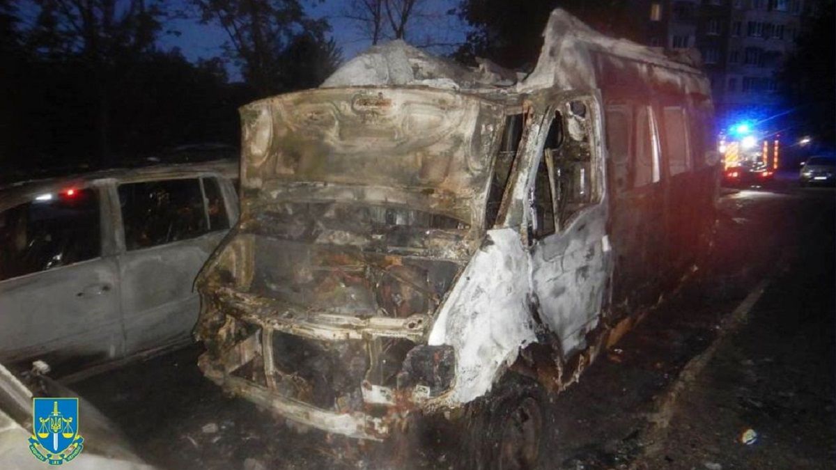 Двох рецидивістів засудили за підпал чотирьох авто у Львові