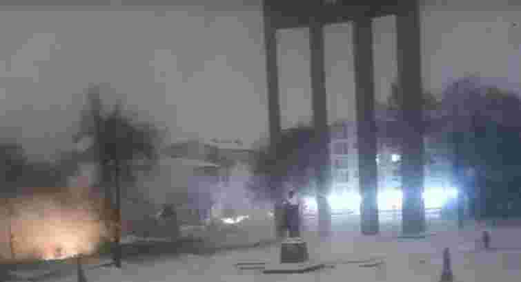 Мер Львова розповів про двірничку, яка під час атаки дрона прибирала біля пам’ятника Бандері