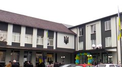 На Закарпатті керівник відділу освіти 5 років привласнював премії вчителів та директорів шкіл