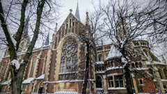 Внаслідок вибуху дрона у Львові пошкоджені вітражі церкви Ольги і Єлизавети