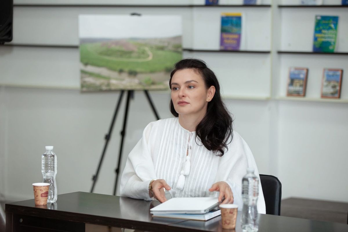Румунія позбавить громадянства молдавську депутатку за заклики до анексії Одещини