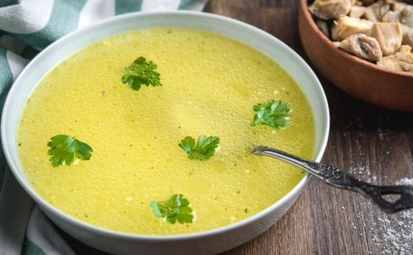 Лише все зіпсуєте: які овочі не варто додати в бульйон