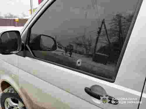 Поліція встановила особу чоловіка, який розстріляв бус ТЦК біля Львова