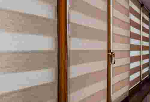 Функціональні і компактні: чим особливі ролети день – ніч та як їх підібрати правильно