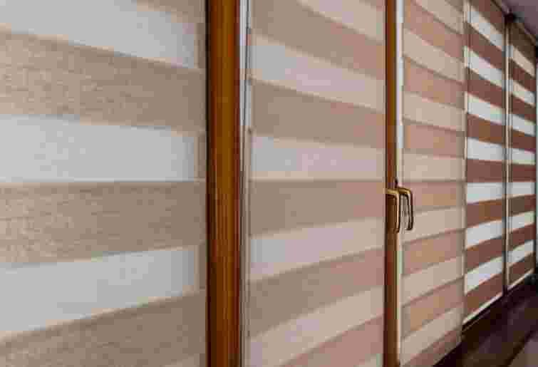 Функціональні і компактні: чим особливі ролети день – ніч та як їх підібрати правильно