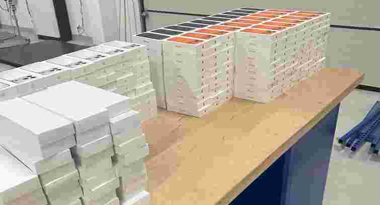 На кордоні затримали жителя Львівщини із контрабандою Apple на понад 35 млн грн