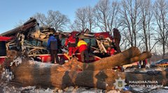 На Львівщині водій рейсового автобуса із 25 пасажирами з’їхав з дороги та скоїв ДТП