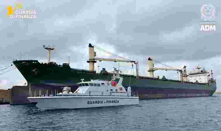 В Італії затримали корабель, який перевозив метали з Росії
