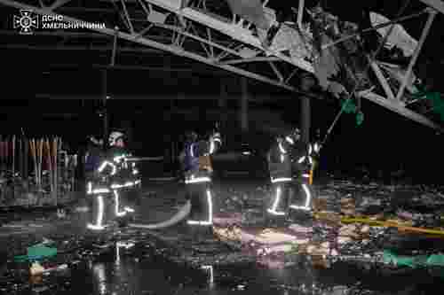 На Хмельниччині через атаку БпЛА виникли пожежі на підприємстві