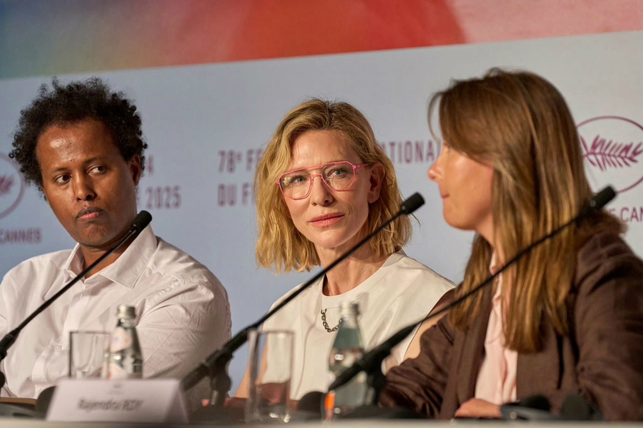 На прес=конференції у Каннах