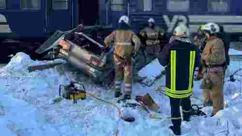 На Прикарпатті внаслідок аварії з поїздом госпіталізували трьох пасажирів ВАЗ