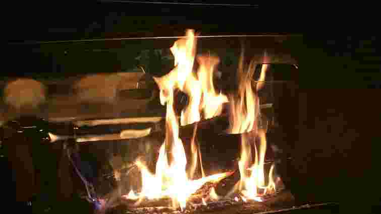 Економимо на опаленні: що робити, щоб дрова горіли довше і віддавали більше тепла 