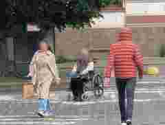 У Чернівцях чоловік примушував до жебрацтва 76-річну жінку та крав її пенсію