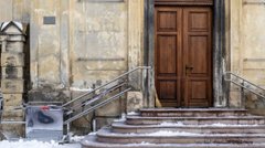 У Львівському музеї історії релігії облаштували підйомник для маломобільних відвідувачів