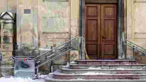 У Львівському музеї історії релігії облаштували підйомник для маломобільних відвідувачів