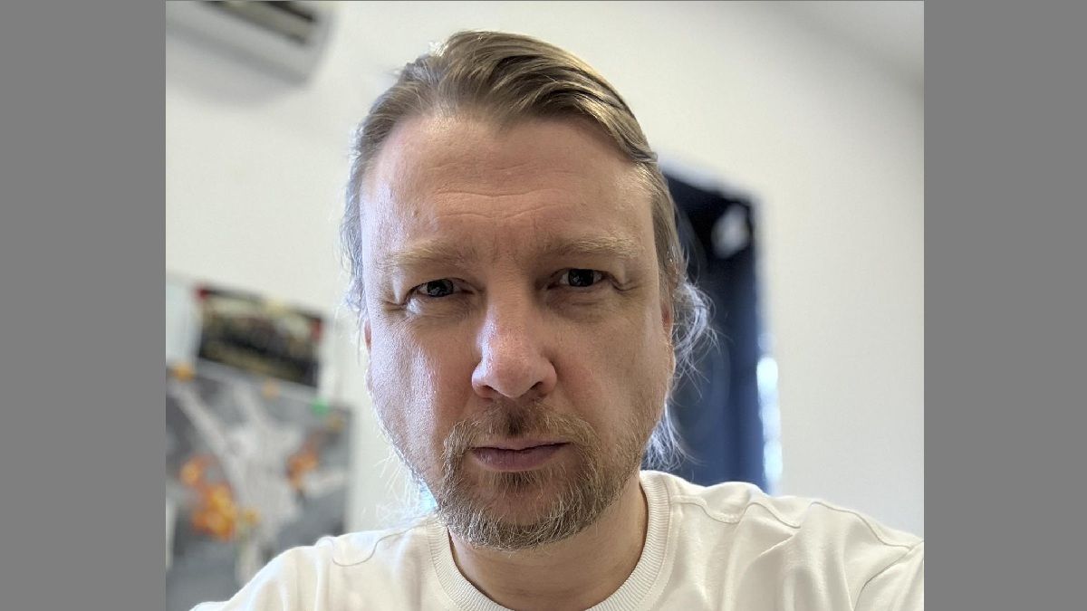 Володимира Петрова звільнили з меморіального кладовища після скандалу з бронюванням