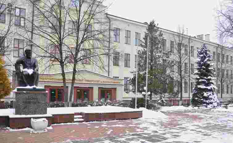 Студенти Карпатського університету імені Стефаника вчитимуться дистанційно