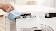 Знайте міру: скільки порошку засипати в пральну машину, щоб одяг був свіжий і чистий