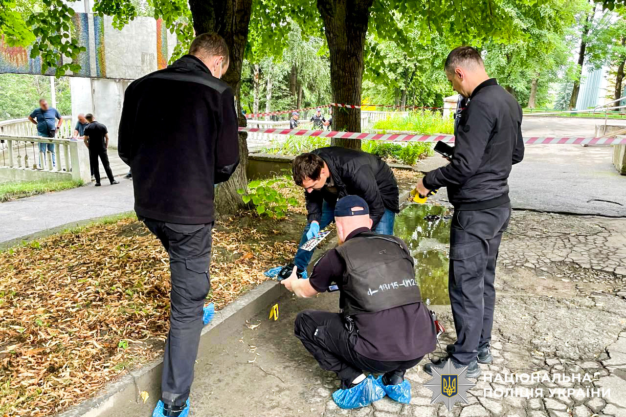 Місце злочину на вулиці В’ячеслава Чорновола в Рівному (фото поліції)