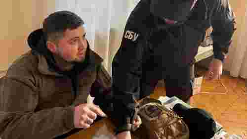 Під час отримання 6 тис. доларів хабаря затримали посадовця ТЦК на Закарпатті 