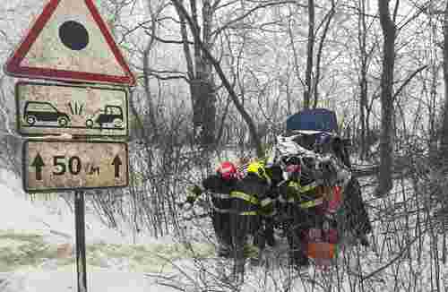 Жінка загинула в ДТП під час заносу авто на Буковині