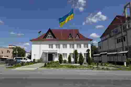 Директорам шкіл роками виплачували додаткові гроші в селищі на Закарпатті