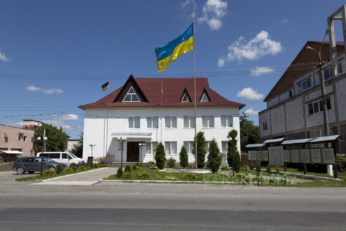 Директорам шкіл роками виплачували додаткові гроші в селищі на Закарпатті